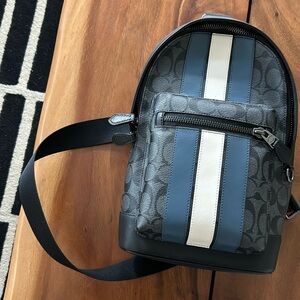 🔥Coach cross-body “Ethan” pack, used once! In perfect condition!🔥